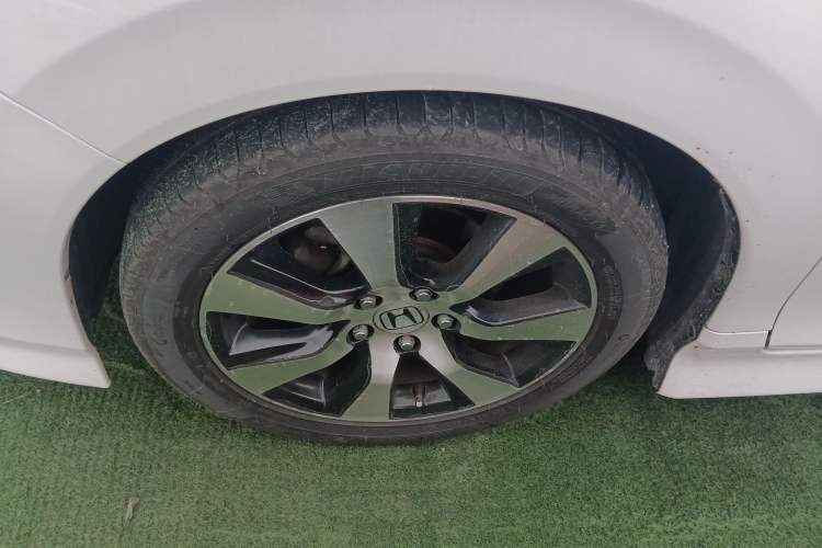 Used Honda Jade 2013 1.8L CVT Luxury Edition 5 seats
