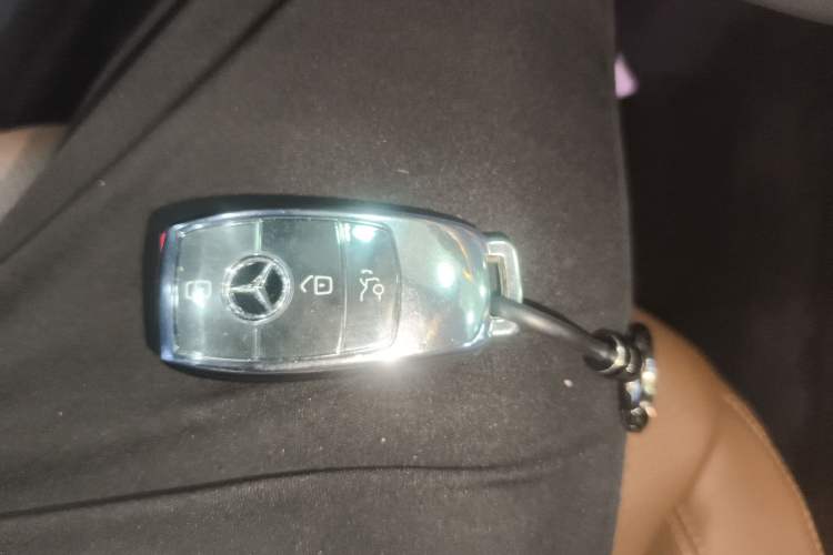 Used Mercedes-Benz E-Class 2022 Revised Version E 300 L Sporty and Stylish Edition
