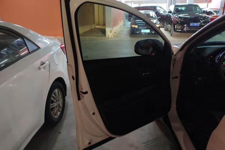 Used Honda Vezel 2017 1.8L CVT Front-Wheel Drive Pioneer Edition
