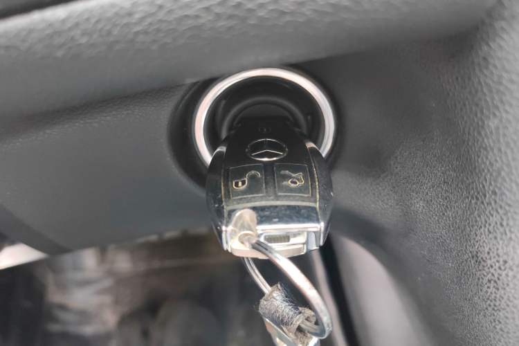 Used Mercedes-Benz R-Class 2017 R 320 4MATIC Business Edition Prestige Model