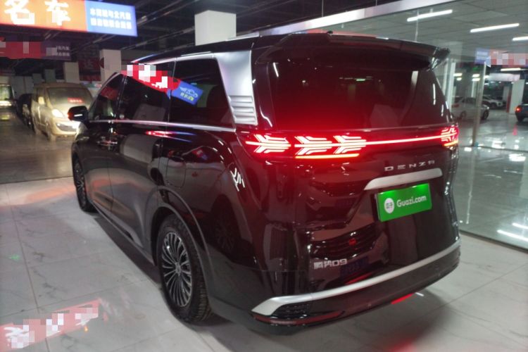 Used Denza D9 2022 EV 600 Four-Wheel Drive Prestige Model
