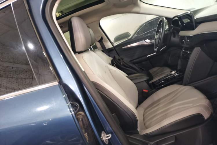 Used Ford Escape 2020 EcoBoost 245 Two-Wheel-Drive Titanium Edition
