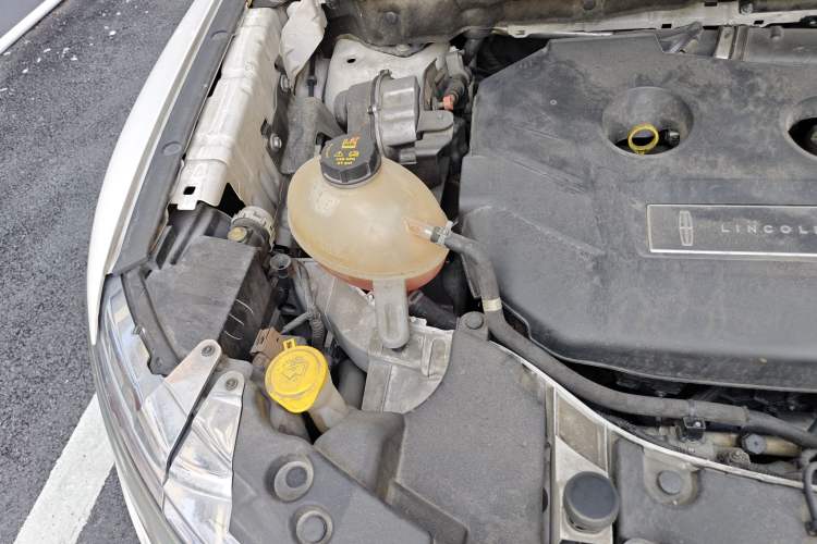 Used Lincoln MKC 2017 2.0T Two-Wheel Drive Deluxe Edition
