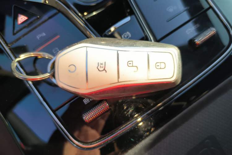 Used BYD Han 2022 EV Genesis Edition 715KM Front-Wheel-Drive Prestige Model
