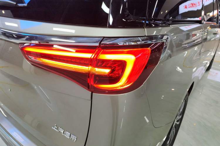 Used Buick GL8 2022 ES Landtrek 653T Luxury Edition
