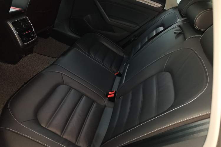 Used Volkswagen Passat 2016 330TSI DSG Luxury Edition
