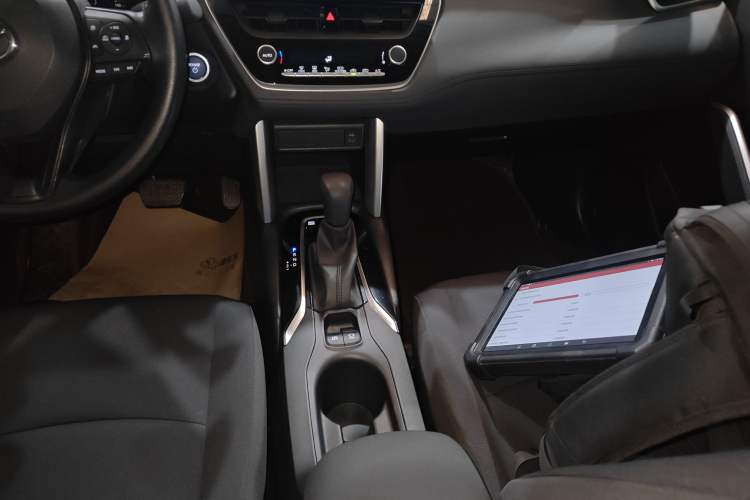 Used Toyota Corolla Cross 2023 Dual-Motor 2.0L Pioneer Edition
