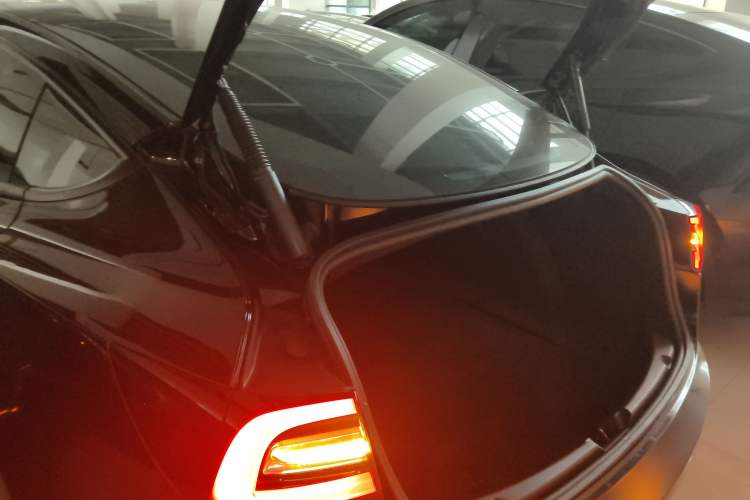 Used Tesla Model 3 2022 Rear-Wheel-Drive Version