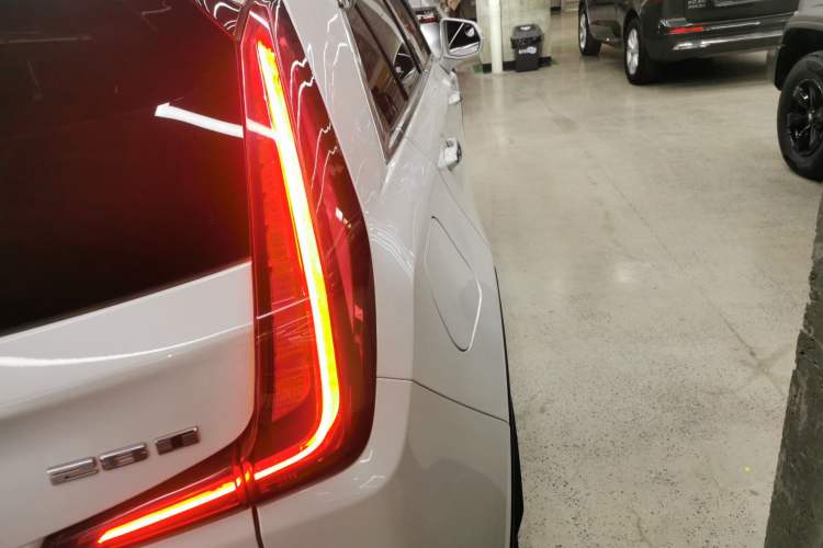 Used Cadillac XT4 2018 28T Two-Wheel Drive Tech Version
