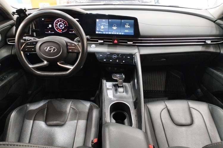 Used Hyundai Elantra 2021 1.5L CVT LUX Prestige Edition