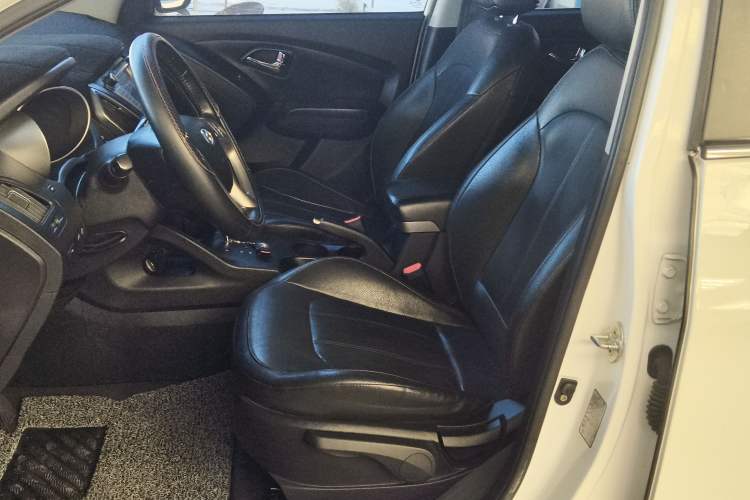 Used Hyundai ix35 2015 2.0L Automatic 2WD Smart Version China V Standard
