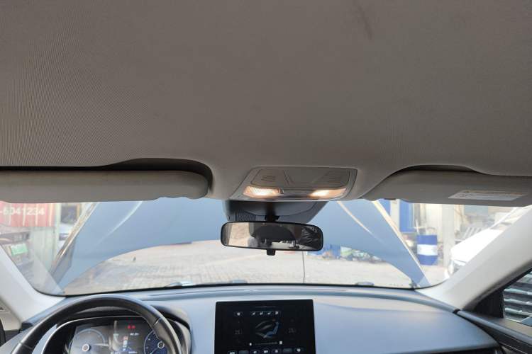 Used Hongqi E-QM5 2022 431 km Charge & Enjoy Edition
