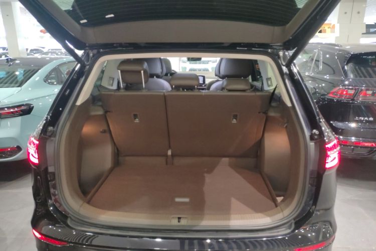 Used Volkswagen Viloran 2024 380TSI Premium Edition
