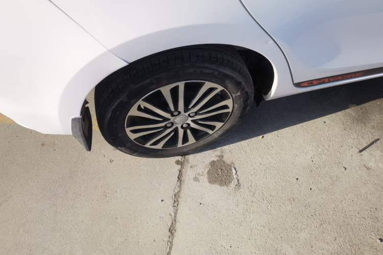 Used Toyota YARiS L 2019 1.5E CVT Dynamic Edition China VI compliant
