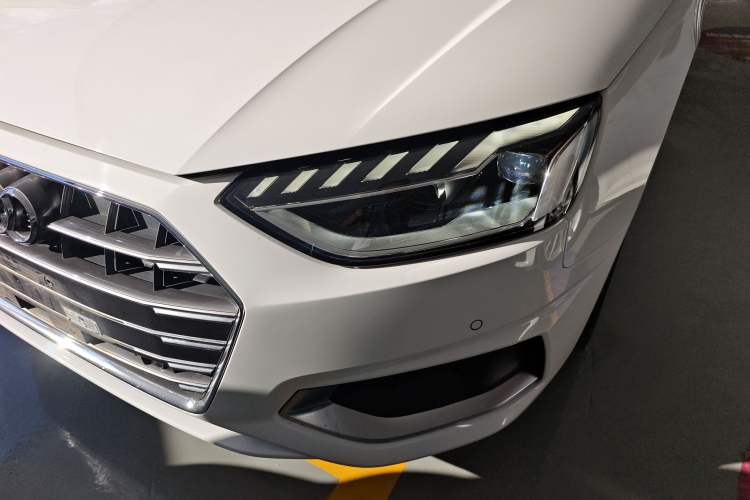 Used Audi A4L 2020 40 TFSI Fashionable and Elegant Model
