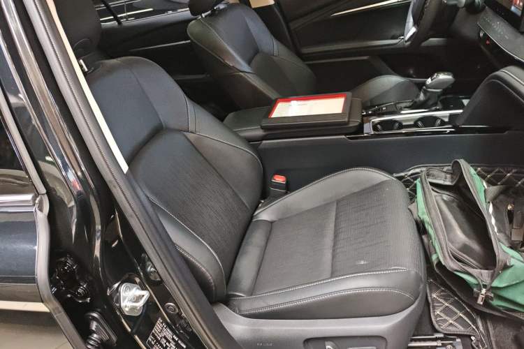 Used Toyota Camry 2024 Dual-Engine 2.5HG Prestige Edition
