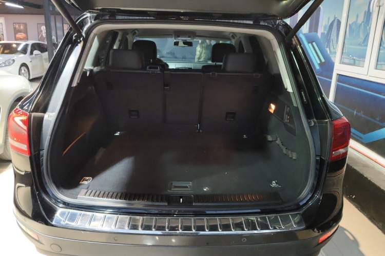 Used Volkswagen Touareg 2014 3.0 TSI New Edition
