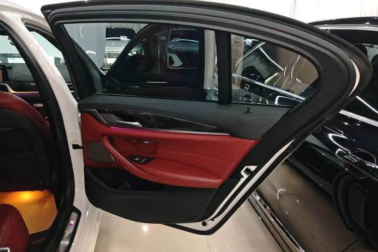 Used BMW 5 Series 2019 Restyled 530Li Luxury Edition M Sport Package
