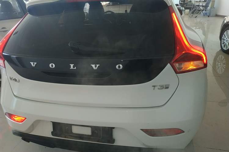 Used Volvo V40 2017 T3 Zhiya Edition
