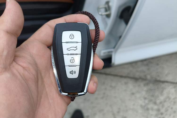 Used Geely Auto Vision X6 2020 1.4T CVT Luxury Edition
