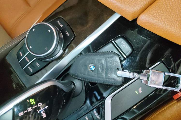 Used BMW 5 Series 2019 Facelifted 525Li Luxury Package
