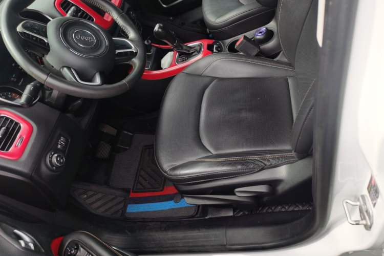 Used  Compass 2017 200T Automatic Family Edition
