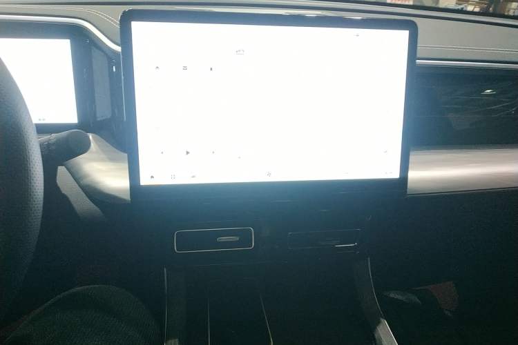 Used GAC Trumpchi GS8 2025 Linghang Series 2.0 TGDI Four-Wheel-Drive Luxury Edition 5 Seats
