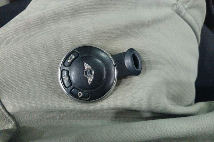 Used  MINI 2011 1.6L ONE
