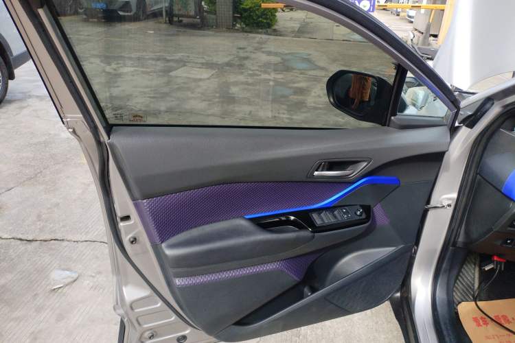 Used Toyota IZOA 2018 2.0L Yichi Version China VI Standard