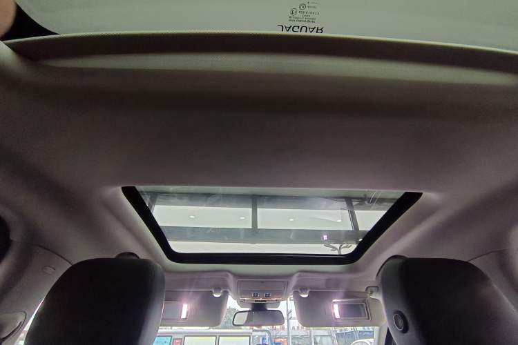 Used Jaguar XFL 2019 XFL 2.0T 250 PS Two-Wheel-Drive Luxury Edition
