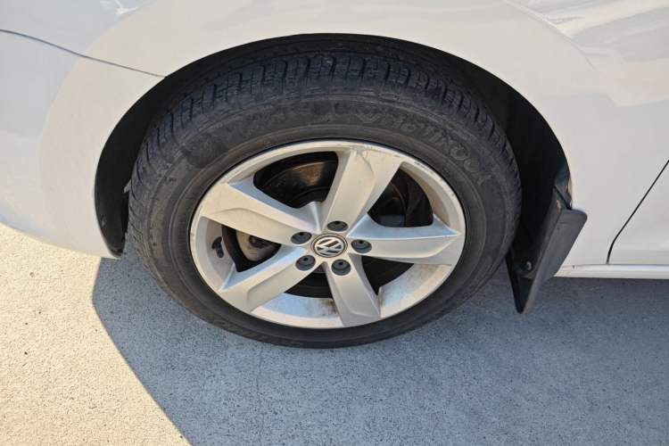 Used Volkswagen Santana 2015 1.4L Manual Comfort Edition
