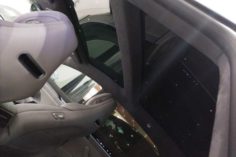 Used Hima Luxeed S7 2025 785 km Ultra