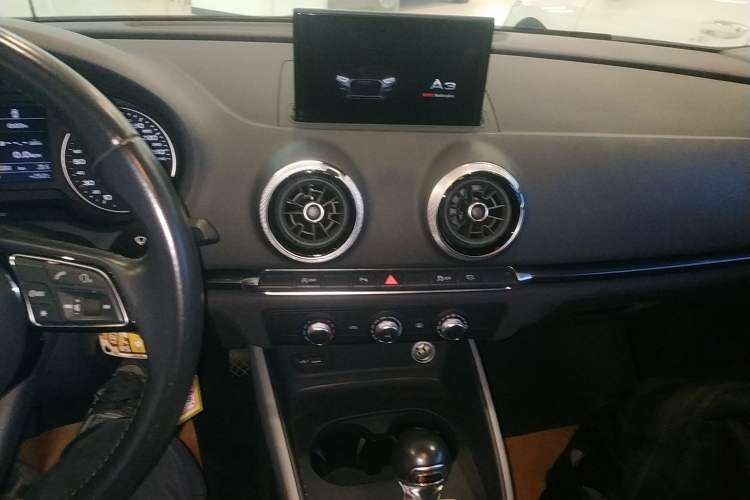 Used Audi A3 2019 Limousine 35 TFSI Fashion Edition China V standard
