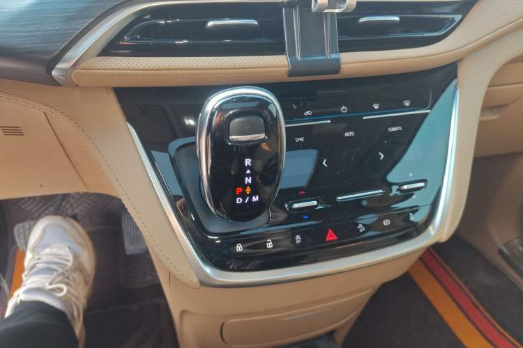 Used Buick GL8 2021 ES Land Cruiser 653T Luxury Edition
