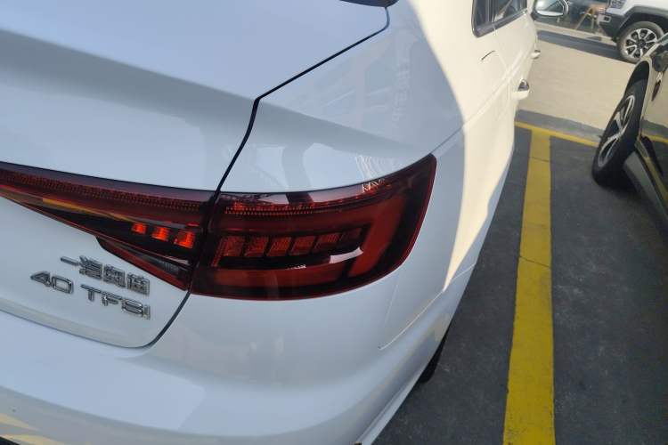 Used Audi A4L 2019 40 TFSI Fashion Edition China VI Emission Standard
