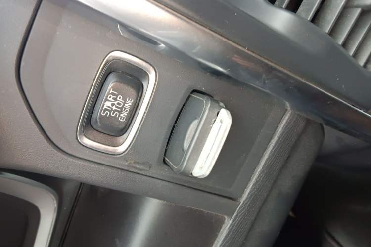 Used Volvo XC60 2015 T5 AWD Zhiyuan Edition
