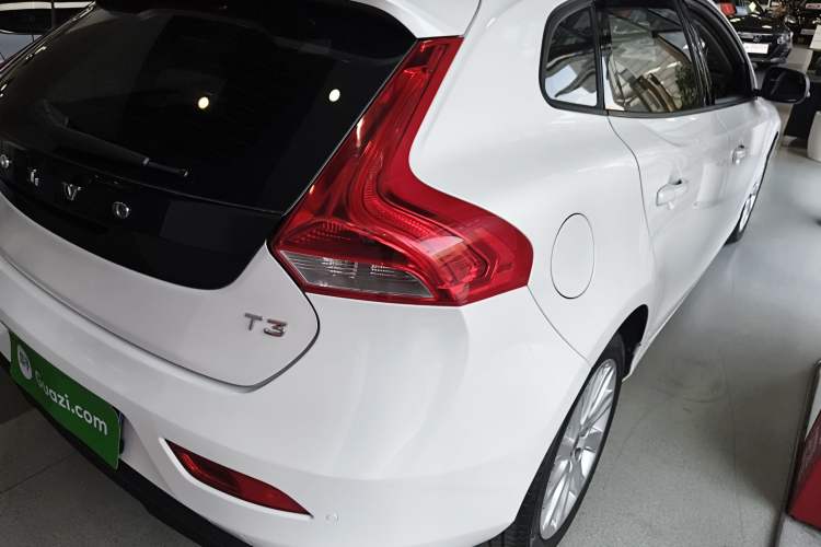 Used Volvo V40 2016 T3 Zhiyi Edition