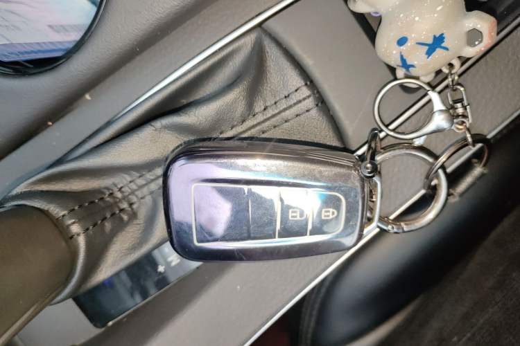 Used Toyota Avalon 2019 2.0L Ambition Edition China VI