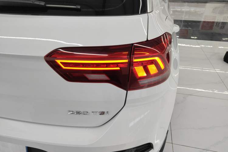 Used Volkswagen T-ROC 2020 280TSI DSG Two-Wheel Drive Comfort Version
