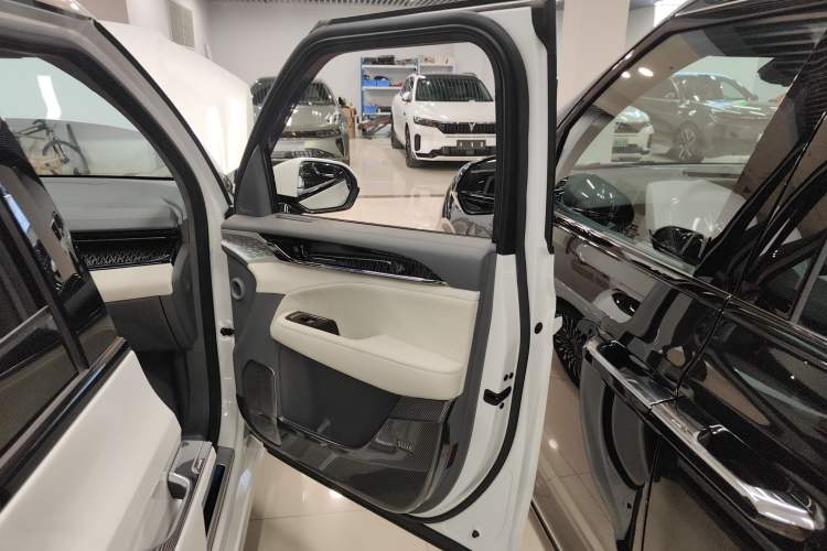 Used Zeekr 009 2022 WE Edition
