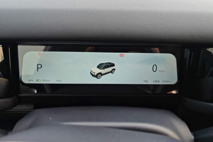 Used  03 2024 472km Four-Wheel Drive Long-Range Intelligent Advanced Version
