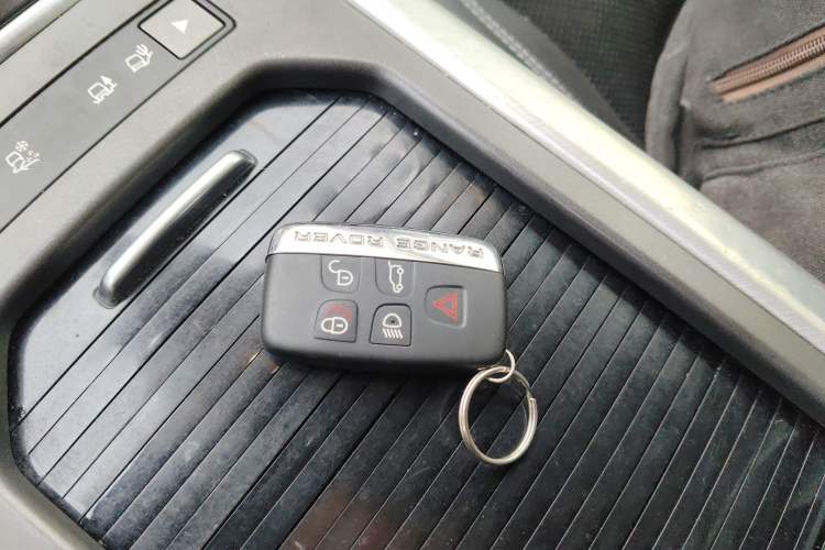 Used Land Rover Range Rover Evoque 2018 240 PS SE DYNAMIC Smart Edition