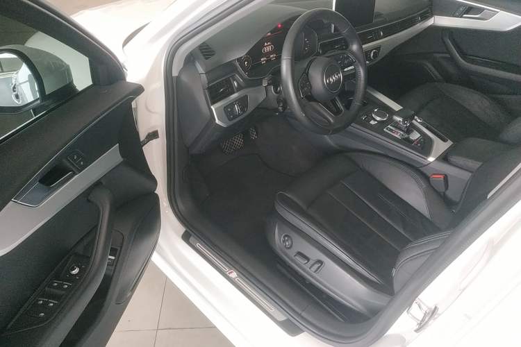 Used Audi A4L 2019 40 TFSI Fashion Version China V