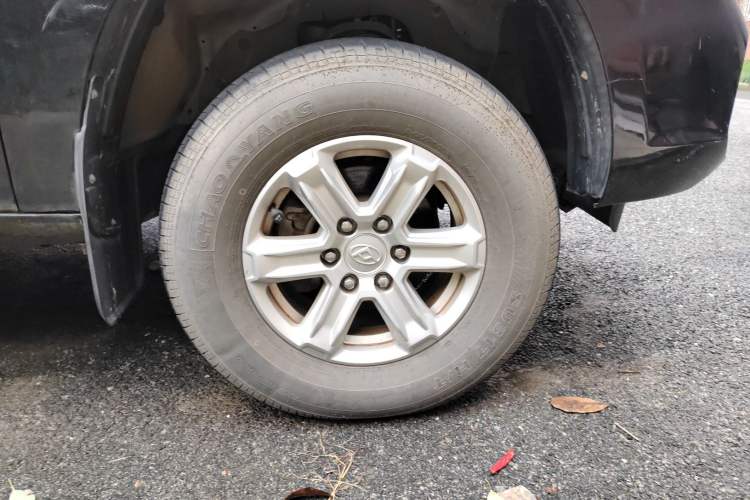 Used SAIC MAXUS T60 2020 2.0T Diesel Manual Two-Wheel Drive High-Ride Pioneer Edition Standard Cab China VI
