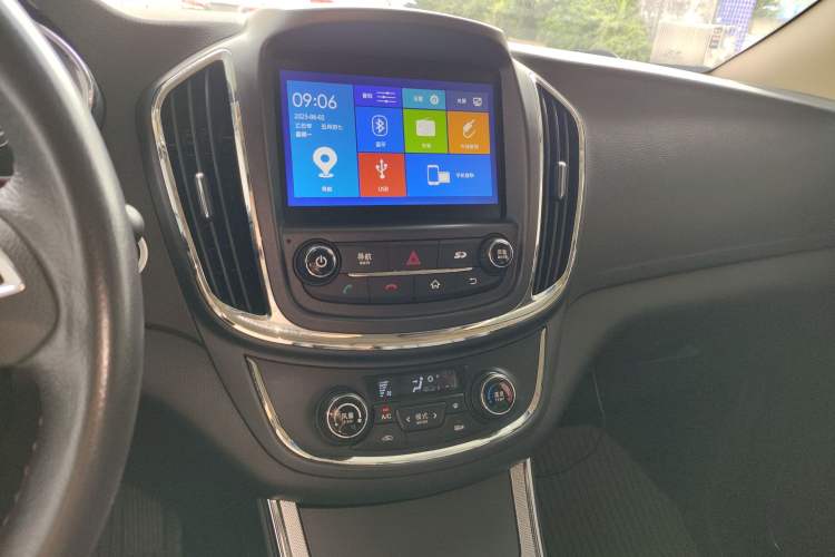 Used Baojun 560 2015 1.8L Manual Luxury Model