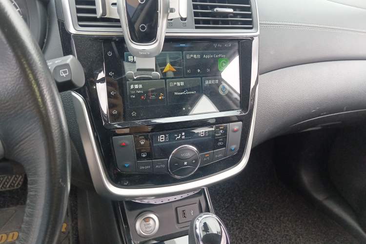 Used Nissan Tiida 2019 1.6L CVT ZhiZun Edition China VI standard
