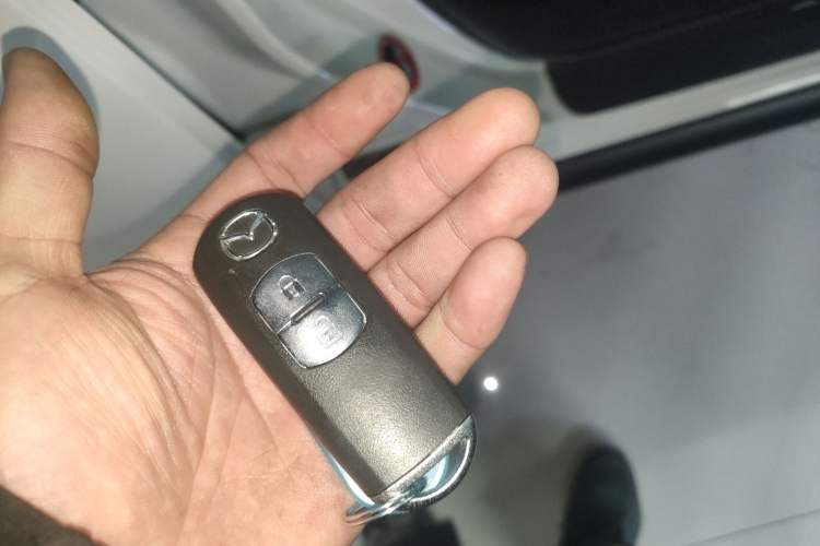 Used Mazda CX-4 2018 2.0L Automatic Two-Wheel Drive Blue Sky Premium Upgrade Version China V Standard