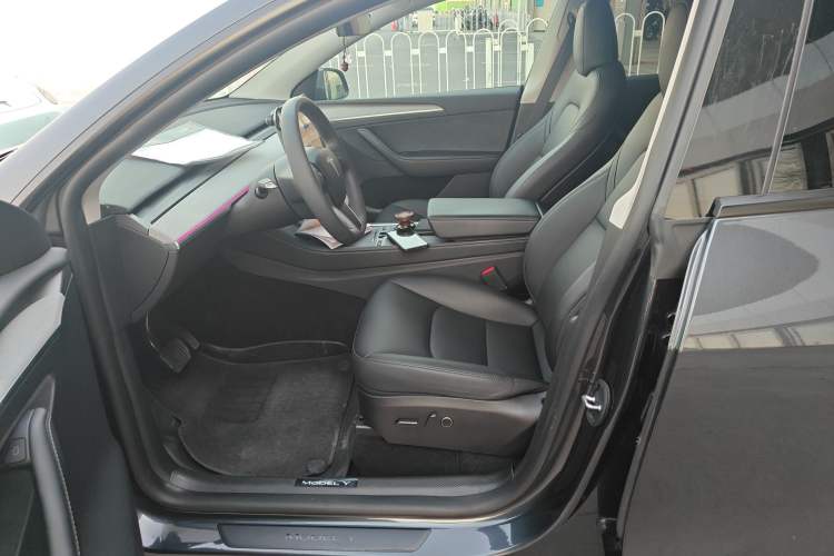 Used Tesla Model Y 2024 Rear-Wheel-Drive Version
