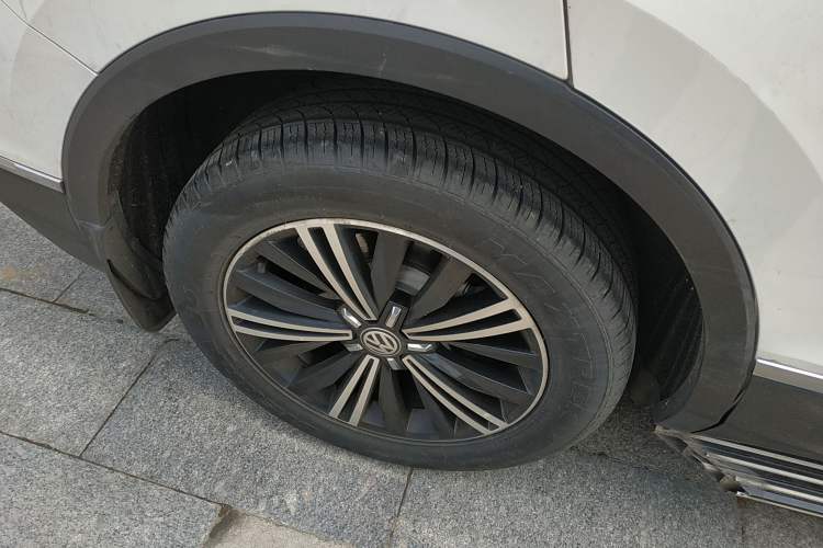 Used Volkswagen Tiguan L 2017 380TSI Automatic All-Wheel-Drive Luxury Edition