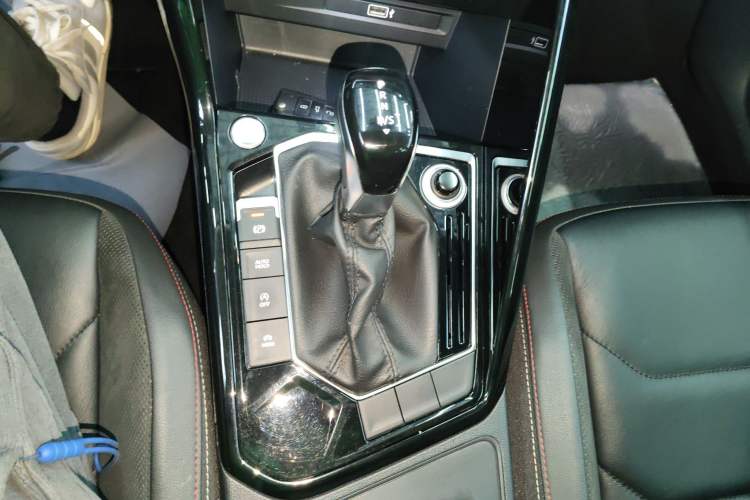 Used Volkswagen Tayron 2019 330TSI Two-Wheel Drive Luxury Model China VI Standard